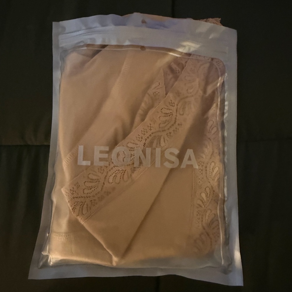 Leonisa Women's Lace Trim Shape wear